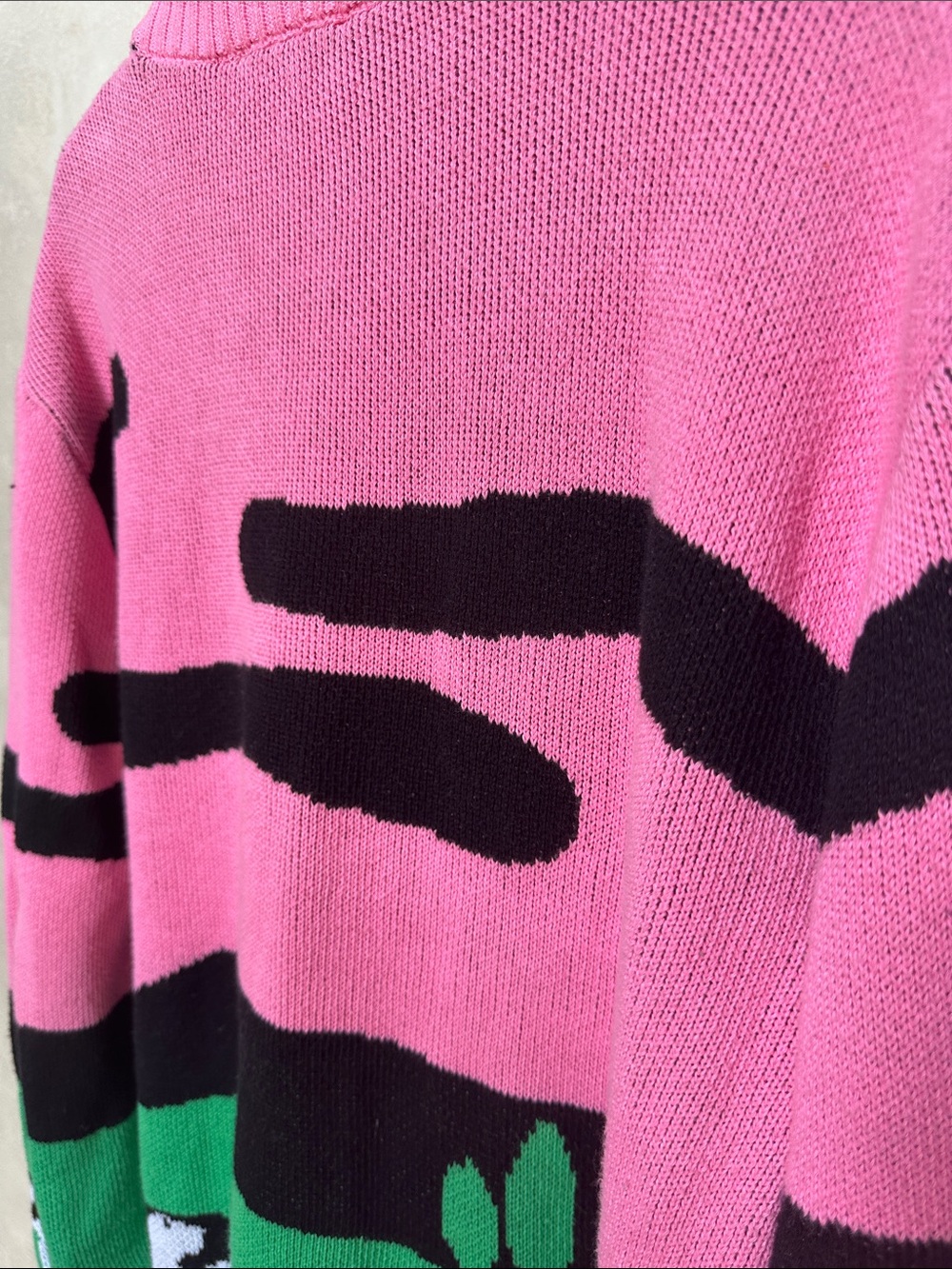 CECANY Cow Crewneck Sweater size medium - Picture 13 of 16